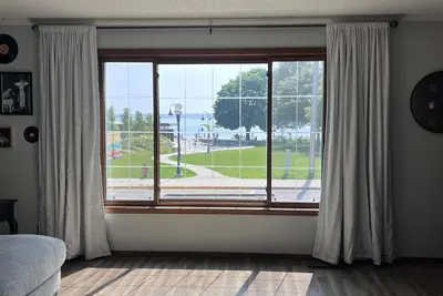 Image de Elly's Downtown Lakeview Loft