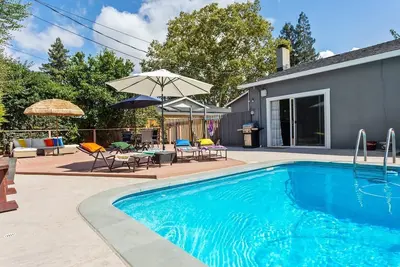 Image de Westwood Sanctuary Pool Home