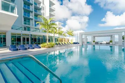 Image de Bay view design district condo with pool, gym, parking