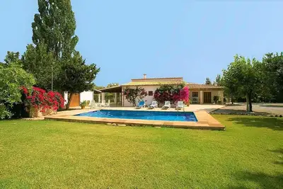 Image de Traditionally Styled Family Villa, Private Pool & Large Garden - 15mins Walk to Old Town Pollenca!