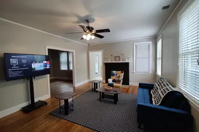 Image de Quiet family home located close to everything that Columbia has to offer.