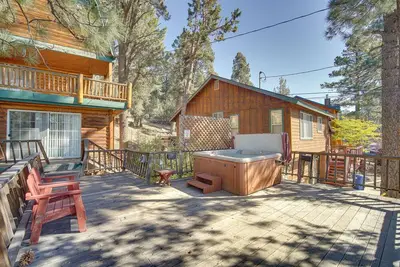 Image de Quaint Big Bear Home w/ Hot Tub: 4 Mi to Skiing!
