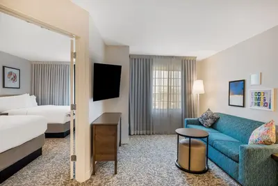 Image de Hassle-free Stay! w\/ Outdoor Pool, Free Breakfast, Unit w\/ Full Kitchen!