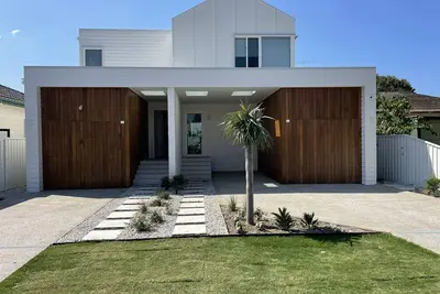 Image de Coastal duplex with everything at your door step!