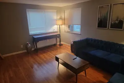 Image de Cozy 2 bedroom Apartment close to kenwood mall and all major amentiies