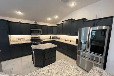 Image de Modern Oasis: Your Dream Home w\/Office, Golf Cart Access & Complimentary WiFi