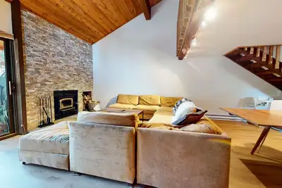 Image de Pet-Friendly, Amazing Views & Balcony. Laundry, Secluded Snowcreek Location!