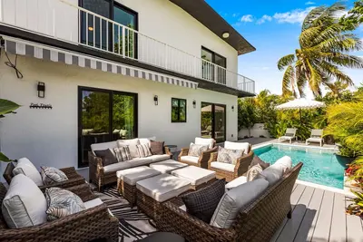Image de Pocketful Of Sunshine ~ 5 Br Near Beach and Prime Fireworks Watching!