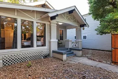 Image de 2br City Serenity! A Cozy Montrose Private Home ⭐️⭐️⭐️⭐️⭐️