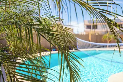 Image de Luxurious Retreat. Htd Pool & Outdoor Fun!