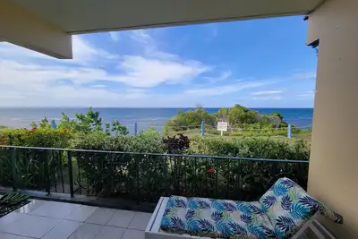 Image de Overview apartment steps from mahogany beach and 5 mins walk into town