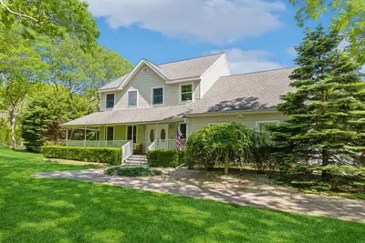 Image de Seaside Serenity with Huge Backyard & Pool. Dog-Friendly! \n