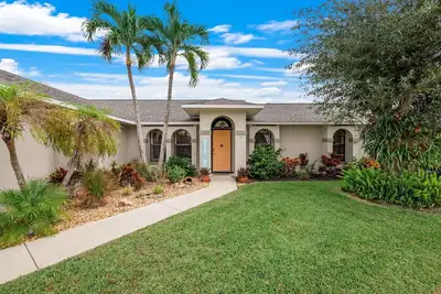 Image de Direct Gulf Access Newly Renovated Waterfront Pool Home Retreat