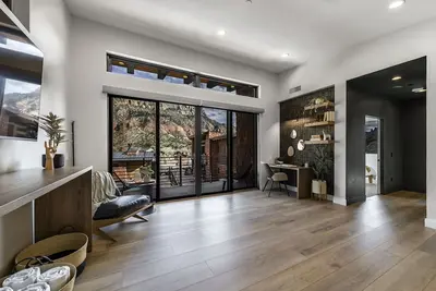 Image de 200 LaFave-Luxury Villa at Zion: Johnson Mountain