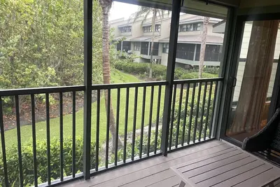 Image de 2 bed/ 2. 5 bath Waterfront Condo with 2 pools and great fishing
