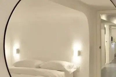 Image de Newly Renovated Gem in Vibrant Dundas West