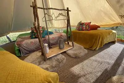 Image de Camping La BĂŞle & Toile Tente La Frida Kahlo
