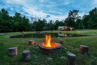 Image de Retro Comfort, Waterside Deck-Life, Warm by Fires, Ramble & Restore