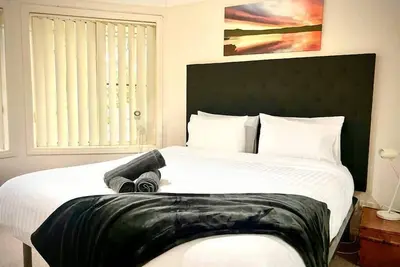 Image de Comfy 3 Bed Gosford townhouse near Cbd & Hospital