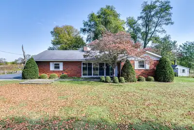 Image de Quaint Economy Retreat w/ Patio & Spacious Yard!