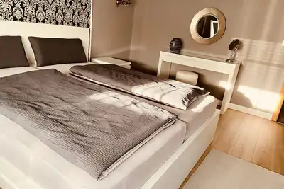 Image de Appartement-Salle de bain privée séparée-Vue ville-Hubert