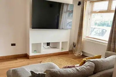 Image de Modern Newly Renovated 3 Story House in Ebbw Vale