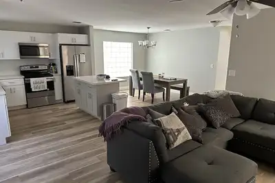Image de Relaxing Florida home an a lovely community. 15 min from the beach.