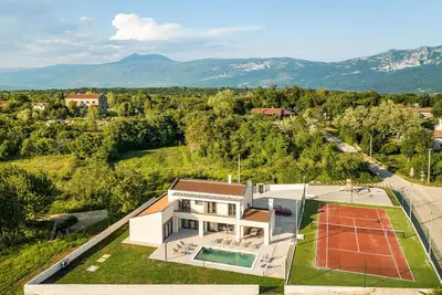 Image de Superbe maison Ă Jurazini avec sauna