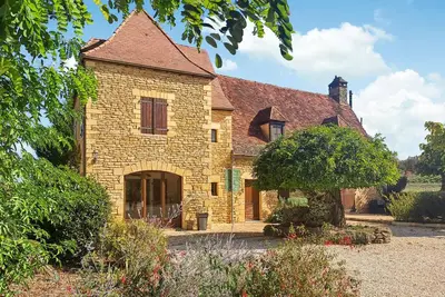 Image de Maison chaleureuse Ă .