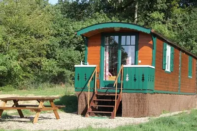 Image de Roulotte cosy avec tout confort au cœur du Val de Loire, idéale pour découvrir les châteaux et la Sologne
