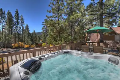 Image de Tioga Hideaway By Destination Big Bear: Pet Friendly! Spa! Quiet Cul de Sac! Firepit! Fenced Yard! Ac!