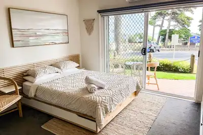 Image de Beachfront Bliss Apartment with Ocean Views & Private Patio