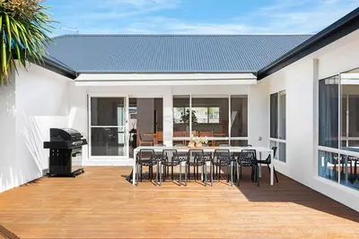 Image de Peninsula Lifestyle Awaits