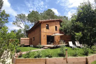 Joli chalet en pin des Landes à 5 mn des plages