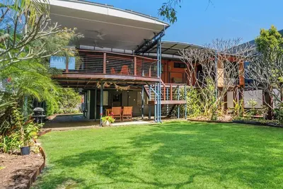 Image de Tamarind Retreat A Leafy Coastal Home