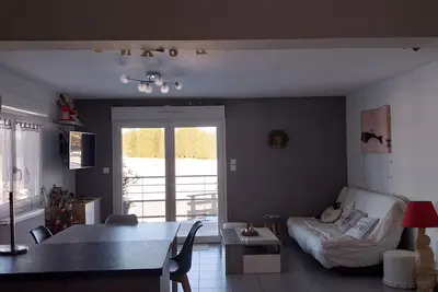 Image de Appartement ski au Pied Massif de la DĂ´le vue sur la Nature
