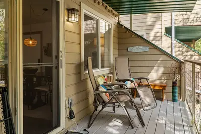 Image de Relax overlooking Tenmile Creek!