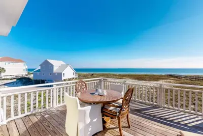 Image de Beach Front Views, Private Pool, Private Mini-Putting Green, Free Beach Gear!
