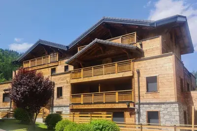 Image de À 140m des remontées, 1er étage, terrasse, parking, télévision, casier à ski, 51m², Morzine