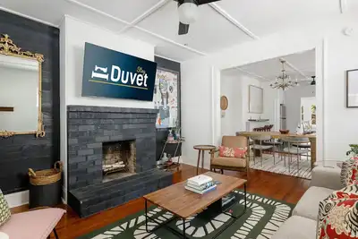 Image de The Quiver | Porch w/ Fire Pit, Walk to Main Strip