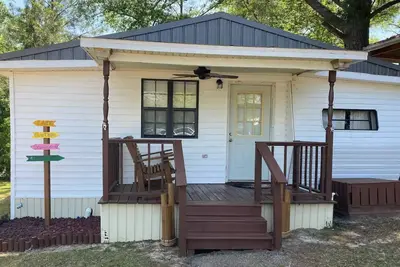 Image de Swim Fish and Relax at the Cabin 1 Br sleeps 4.