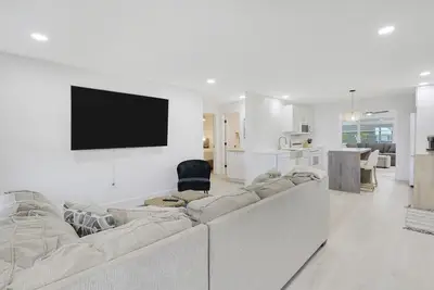 Image de Private Coastal Retreat walking distance to downtown Jensen Beach  Sleeps 6