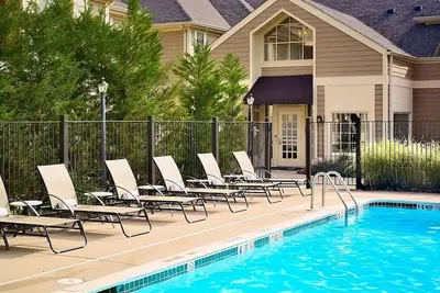 Image de Home Away from Home! Budget-friendly Accommodation! Pets Allowed, Pool, Parking