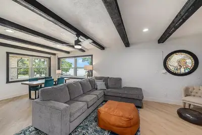 Image de Stunning Bay View, Pool &Hot Tub - Entire Guest Suite