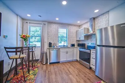 Image de Cape Cod Bungalow at the Inn At Firmstone Manor