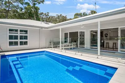 Image de 11 Esprit Drive - Rainbow Shores. Gorgeous beach house. Walk to beach