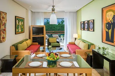 Image de Riviera Maya Retreat: Luxury Resort Room on the Coast