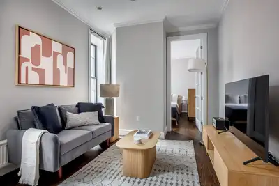 Image de Amazing East Village 2br w/ W/D, nr Groceries, by Blueground