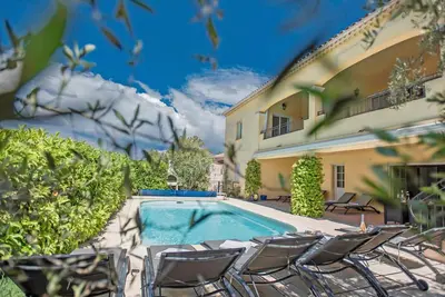 Image de Belle villa avec climatisation et piscine chauffée