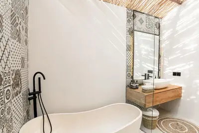 Image de Hijau Villa by EVDEkimi - Charming 2br escape with Pool, Outdoor Lounge, Lush Garden